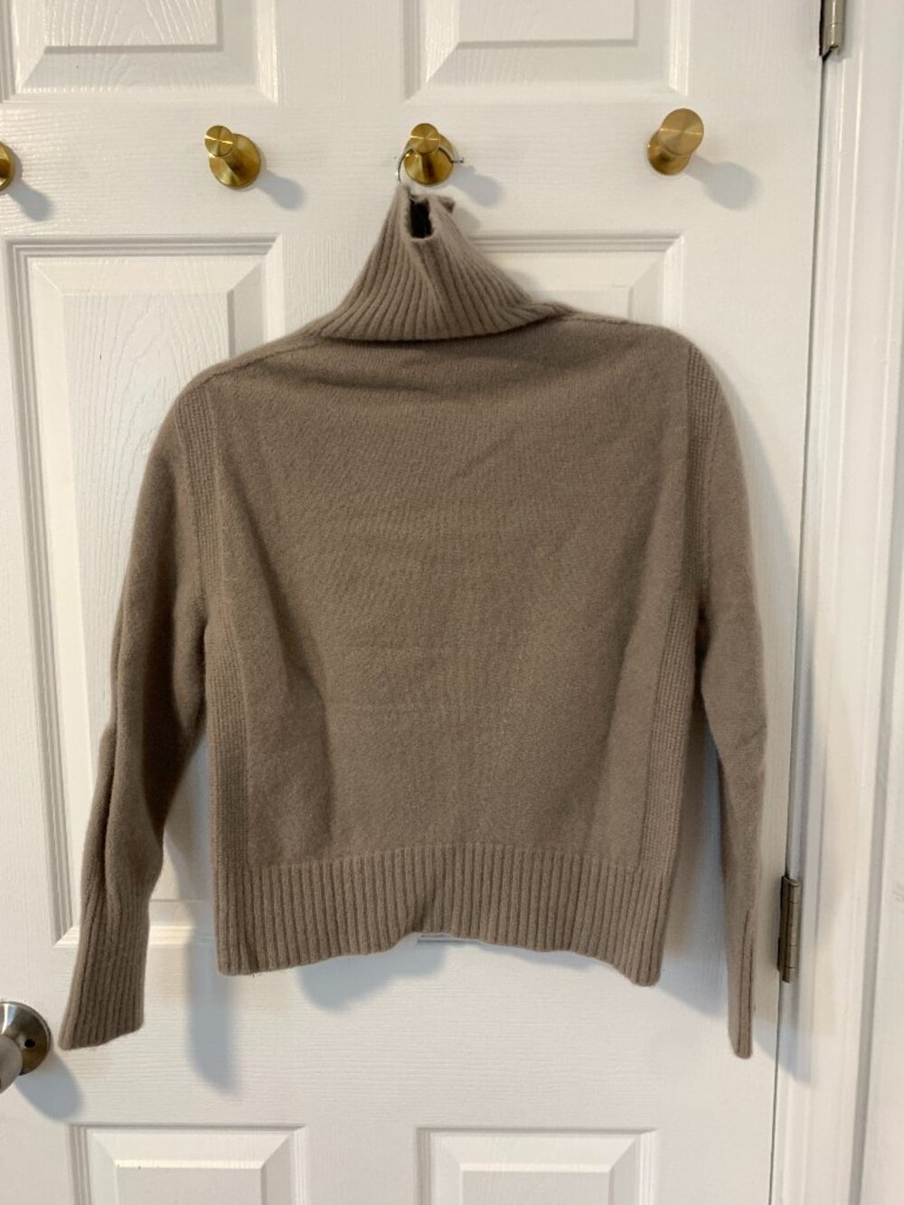Cashmere Taupe Gray Ribbed Turtleneck Sweater XS/S